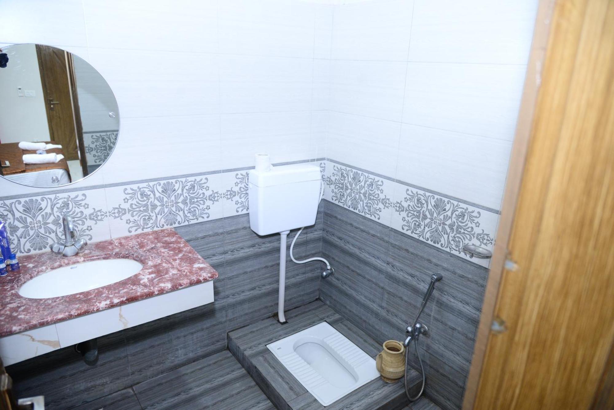 Hotel Deluxe لاهور المظهر الخارجي الصورة