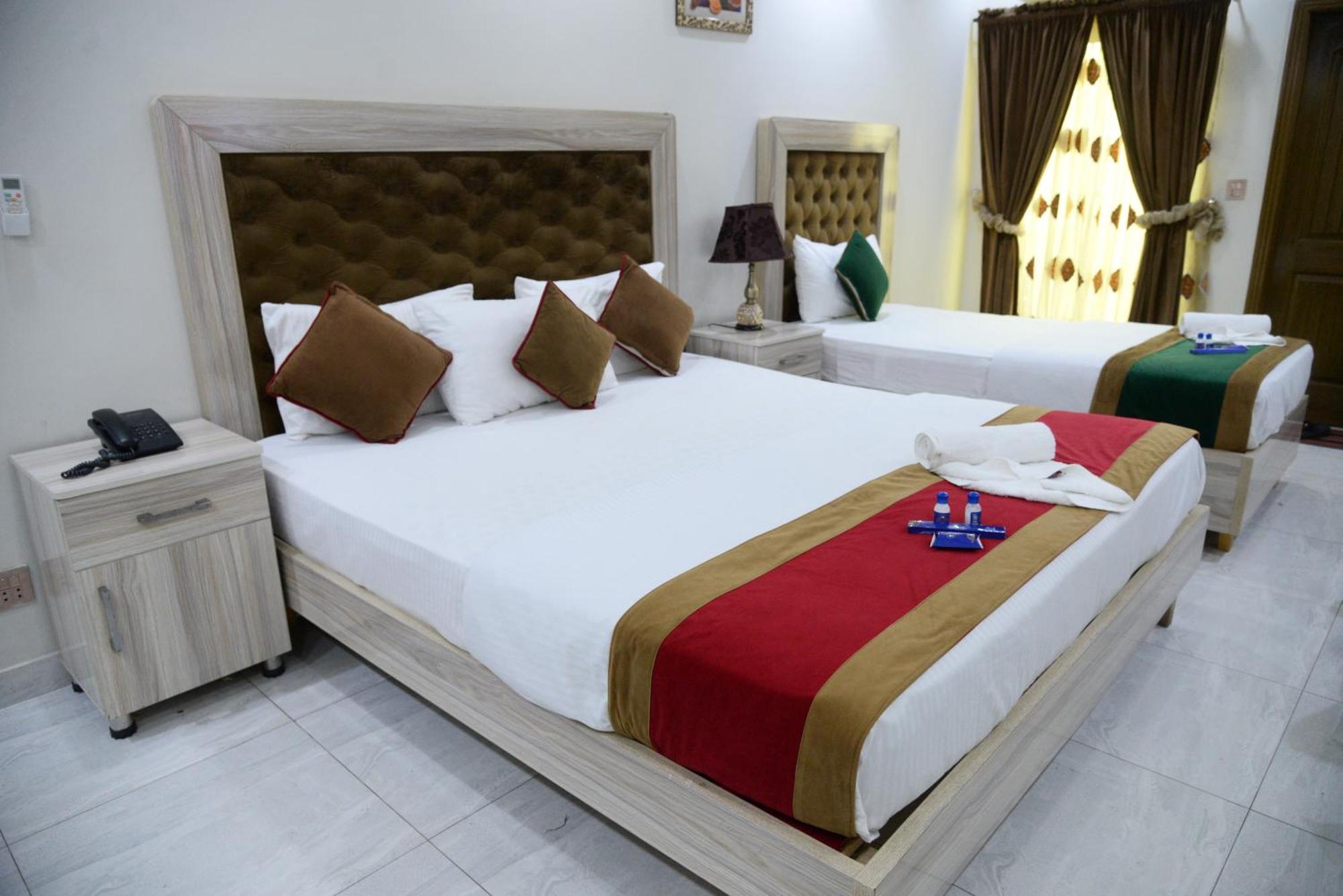 Hotel Deluxe لاهور المظهر الخارجي الصورة