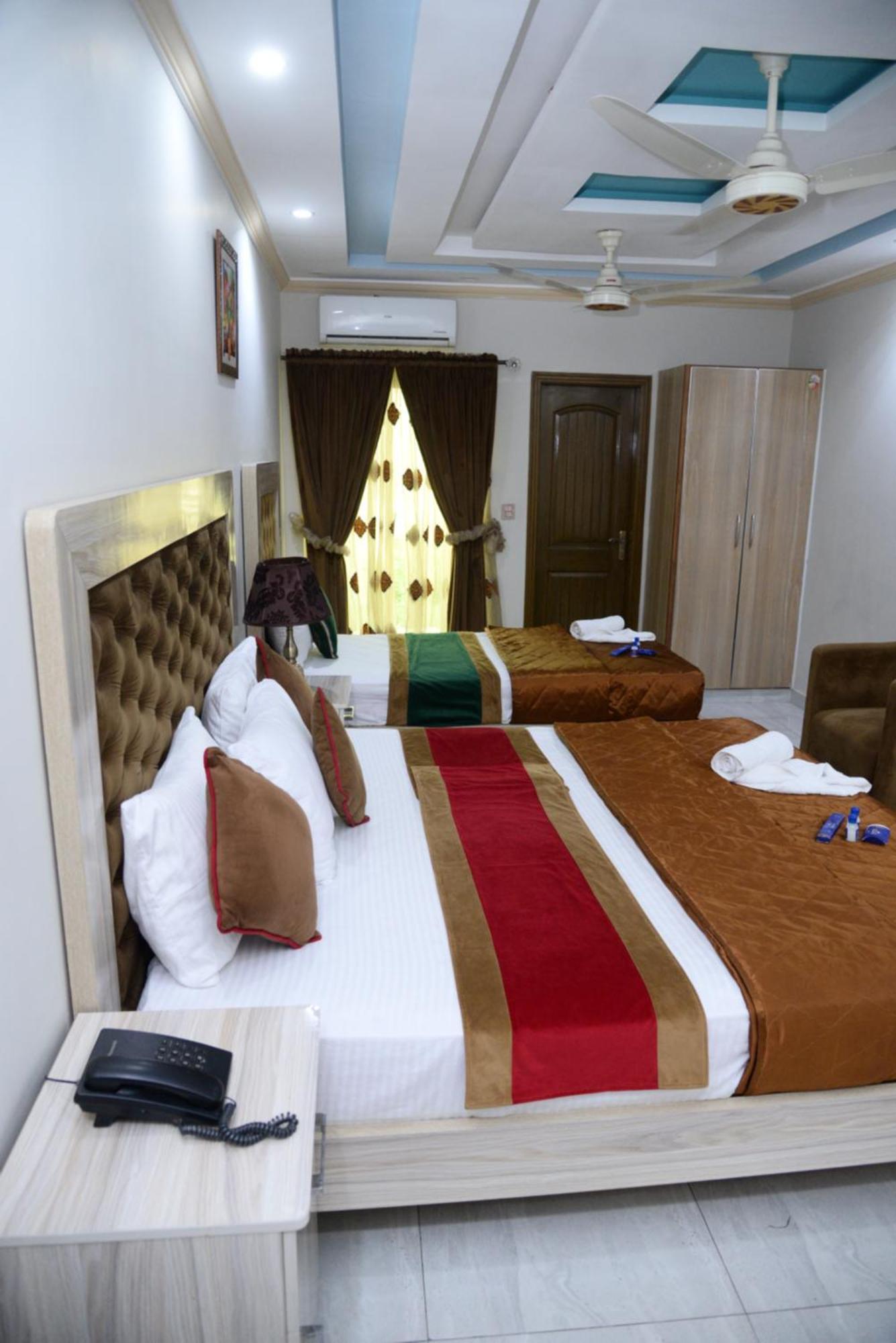 Hotel Deluxe لاهور المظهر الخارجي الصورة