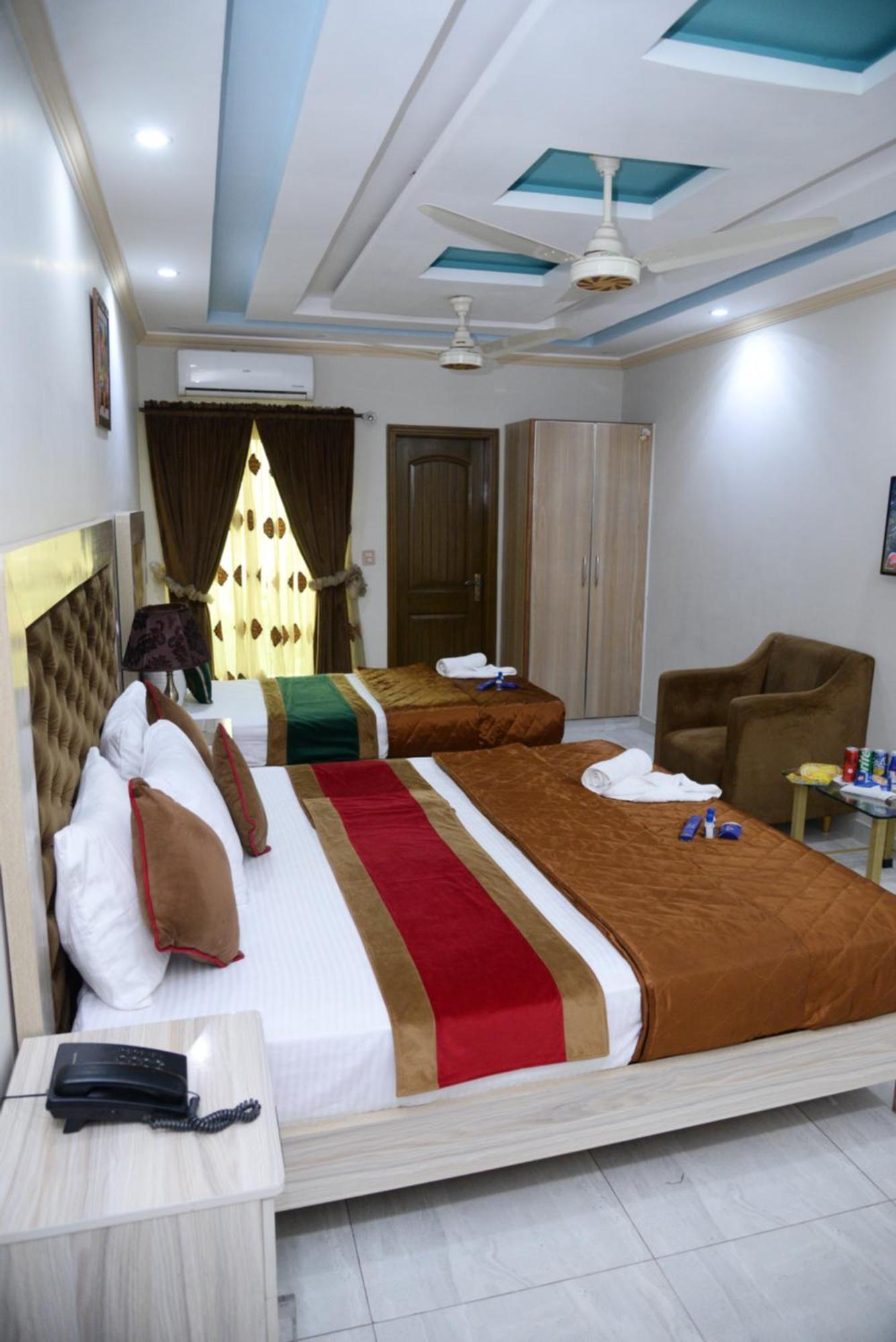 Hotel Deluxe لاهور المظهر الخارجي الصورة