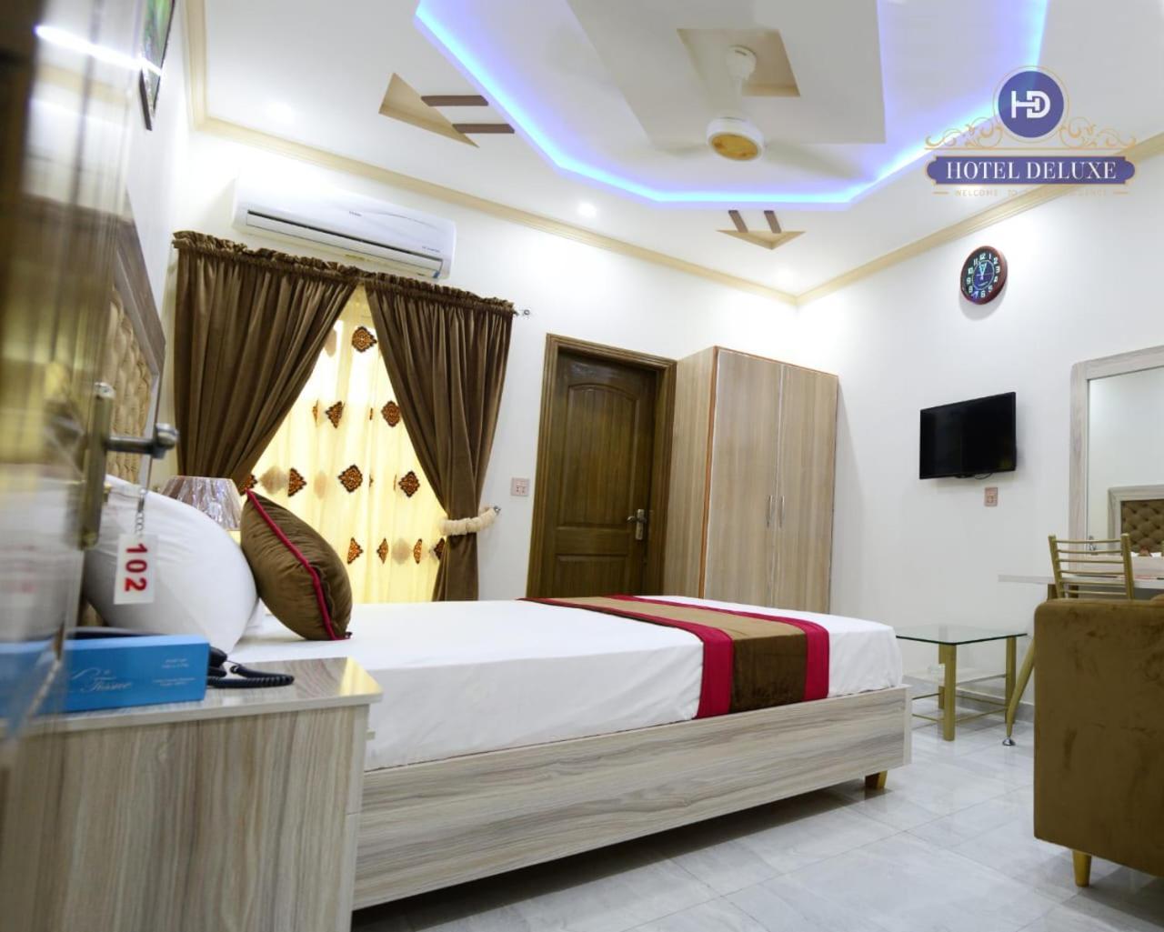 Hotel Deluxe لاهور المظهر الخارجي الصورة